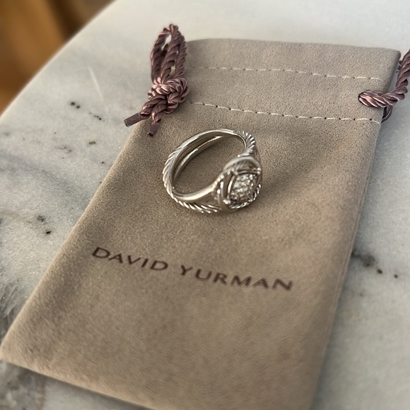 David Yurman Infinity Ring in Sterling Silver - Picture 2 of 6